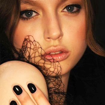 images_Lifestyle_Fashion_most_outrageous_manis_from_new_york_fashion_week