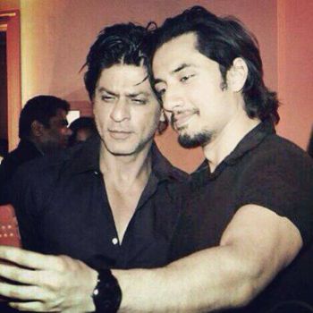 images_News_Pakistan_Ali_Zafar_and_SRK_jam_the_night_away