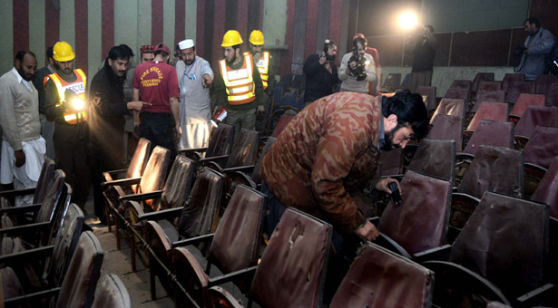 images_News_Pakistan_Peshawar.blasts-cinema-killed-Movie_2-11-2014_137432_l