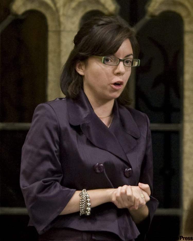 images_News_Canada_NIKI_ASHTON_3421097