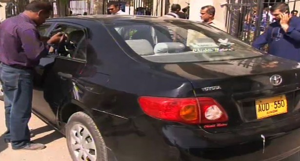 images_News_Pakistan_PML-N-lawyer-615x330