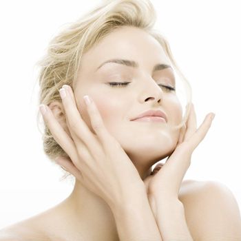 images_Lifestyle_Fashion_Summer_Skin_Treatments_from_Fruits