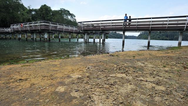 images_News_Asia_Emak-Drought-300514e