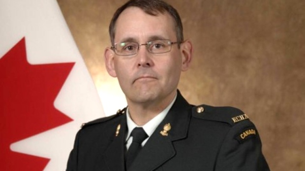 images_News_Canada_armyofficer