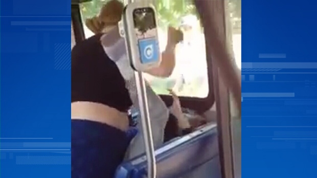 images_News_Canada_busfight