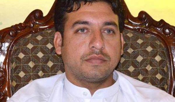 images_News_Pakistan_court-restores-na-membership-of-pti-mna-1400148960-9451
