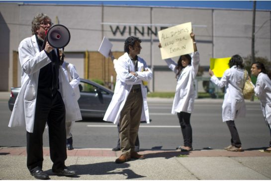 images_News_Canada_doctor_protest.jpg.size.xxlarge.letterbox