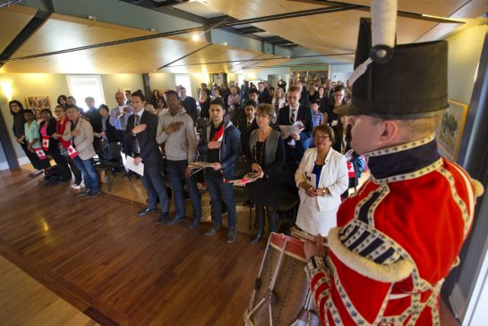 images_News_Canada_oath_taking_at_citizenship_ceremony.jpg.size.xxlarge.promo