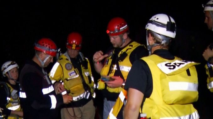 Abbotsford Police Looking for Man Carrying Young Girl into Woods Abbotsford Police Looking for Man Carrying Young Girl into Woods