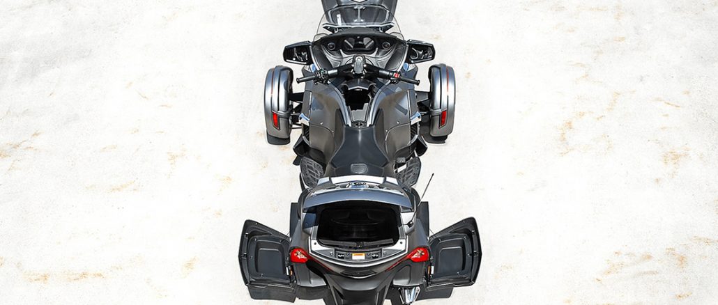 Two wheels up front, a fat rear tire and 155 litres of storage space. The 2014 Can-Am Spyder RT, there's nothing quite like it.