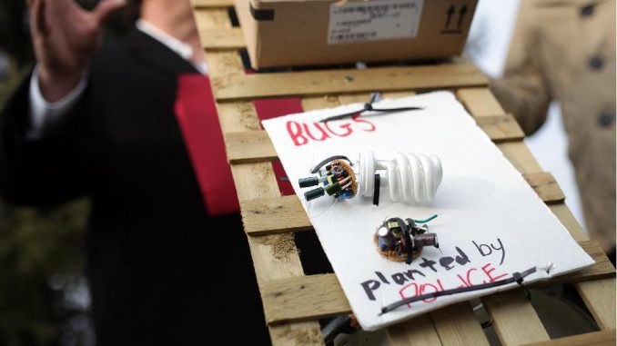 images_News_Canada_the-father-of-an-ottawa-teen-displays-evidence-of-apparent-l