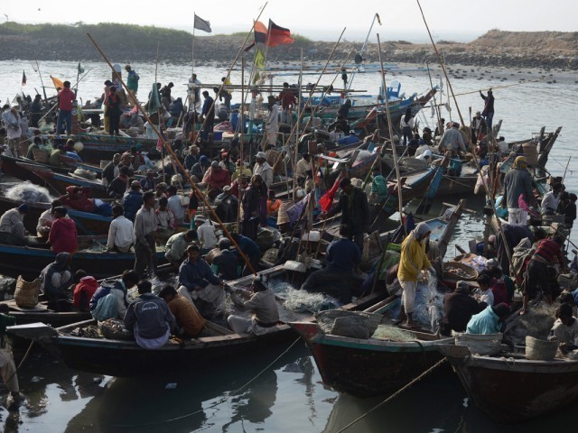 images_News_Pakistan_794781-FishermenFishingAFPx-1416554833-425-640x480