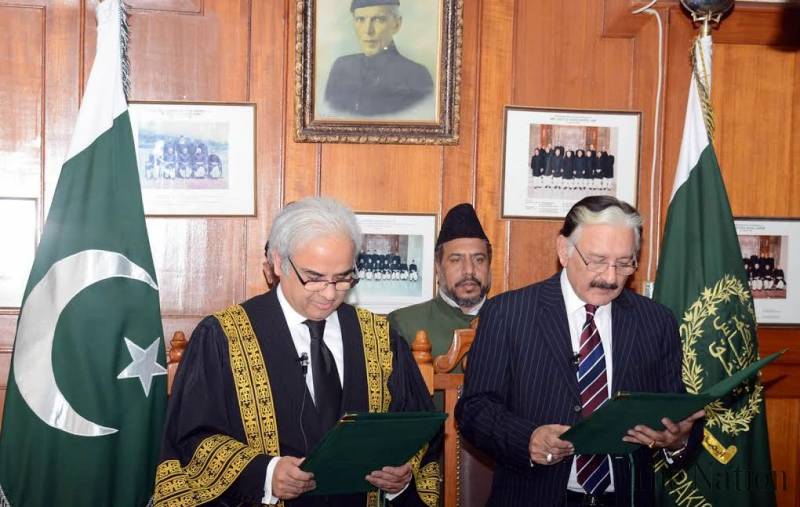 images_News_Pakistan_newly-appointed-cec-takes-oath-1417869751-4511