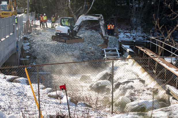 images_News_Canada_dam-flooding