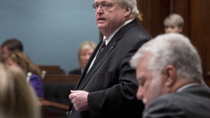 Quebec Liberals Face Sheer Criticism on Passing Health Reform Bill