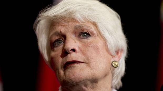 images_News_Canada_w-lizsandals