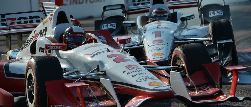 Juan Pablo Montoya holds onto first over teammate Will Power during the 2015 Firestone Grand Prix of St. Petersburg