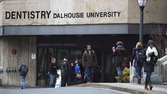 images_News_Canada_B97430842Z.120150302083159000GLK8NC3G.11