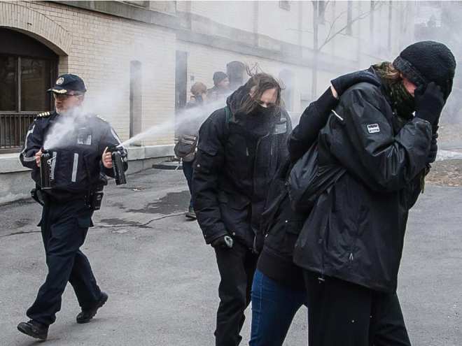 images_News_Canada_montreal-que-april-9-2015-protesters-are-pepper-spray1