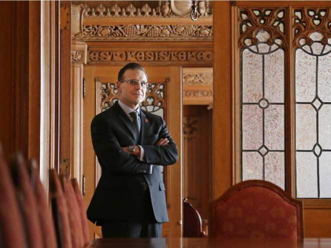 images_News_Canada_leo-housakos-speaker-of-the-senate-photographed-on-parliam2