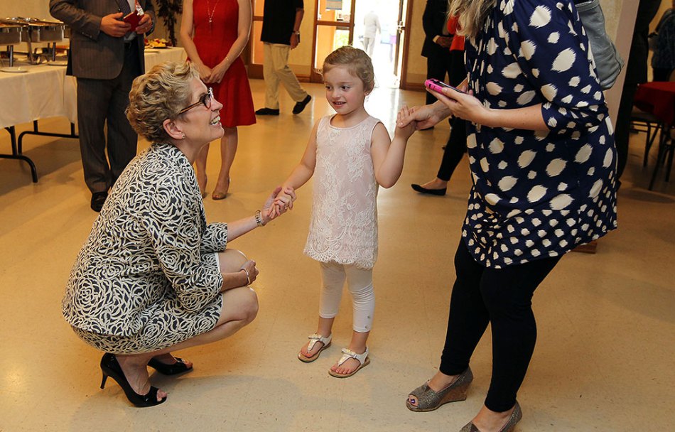 images_News_Canada_airport_copy_copy_copy.jpg_wynne4