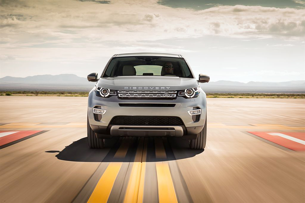 images_Lifestyle_Automotive_LR_DiscoverySport_2015-004