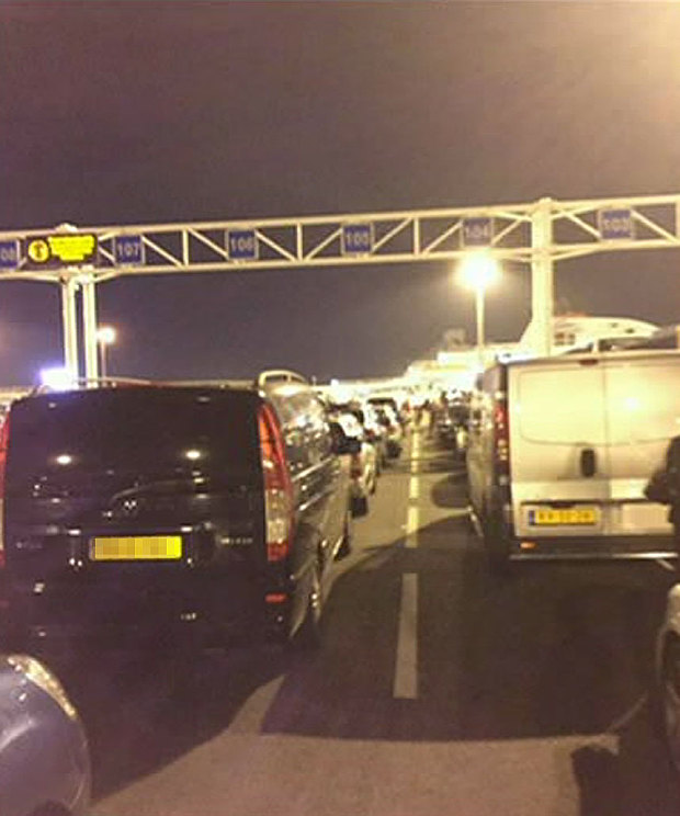 images_News_England_Calais_cars_backed_3424068b