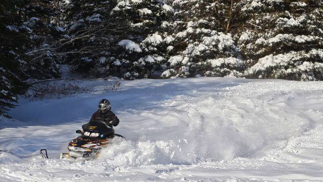 images_News_Canada_snowmobileredit
