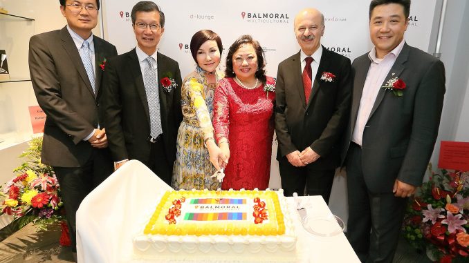 From Left: Xu Wei, Deputy Counsel General of the People’s Republic of China in Toronto, Hon Michael Chan, Minister of Citizenship, Immigration and International Trade, CCG President Shirley Sun, Balmoral President Sharifa Khan, Reza Moridi, Minister of Research and Innovation & Minister of Training, Colleges and Universities and MPP Han Dong.