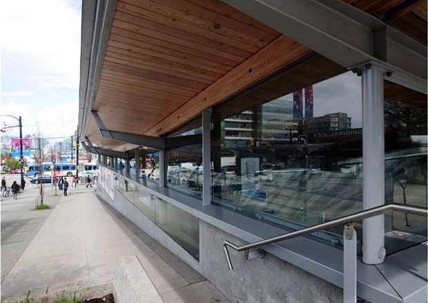 vancouver police charges man for assault, hate crime at skytrain station