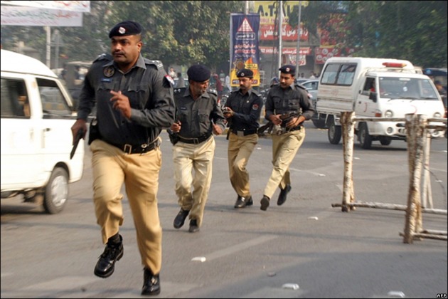 images_News_Pakistan_police-officers