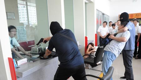 bank robber Trevor Khan, Ian Grell, Miguel Campos Moscoso Jay Javinal Jan Apostol, Patrick Evangeliste-Tavernier, Jonathan Heffernan, Jessica Chaulk