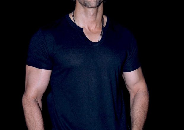 hrithik roshan shoots for 21 hours nonstop
