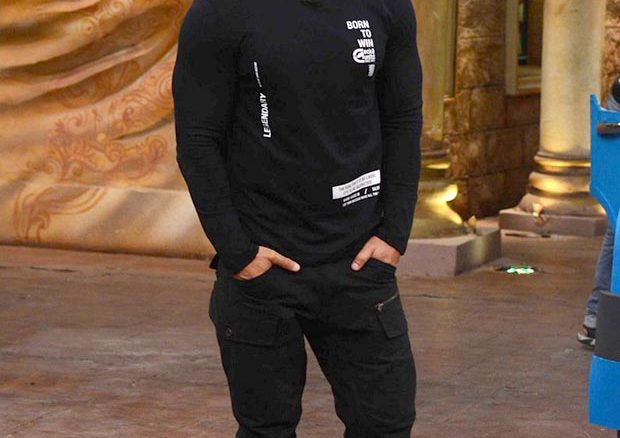 john abraham walks out of comedy nights bachao