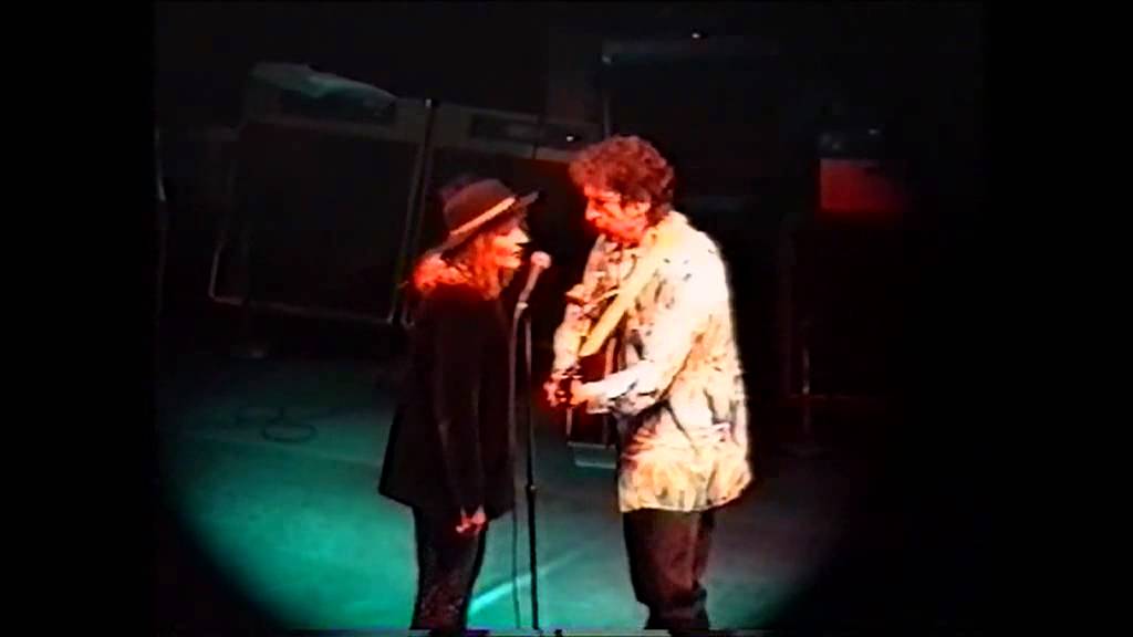 Bob Dylan sings along with Swiss Liz