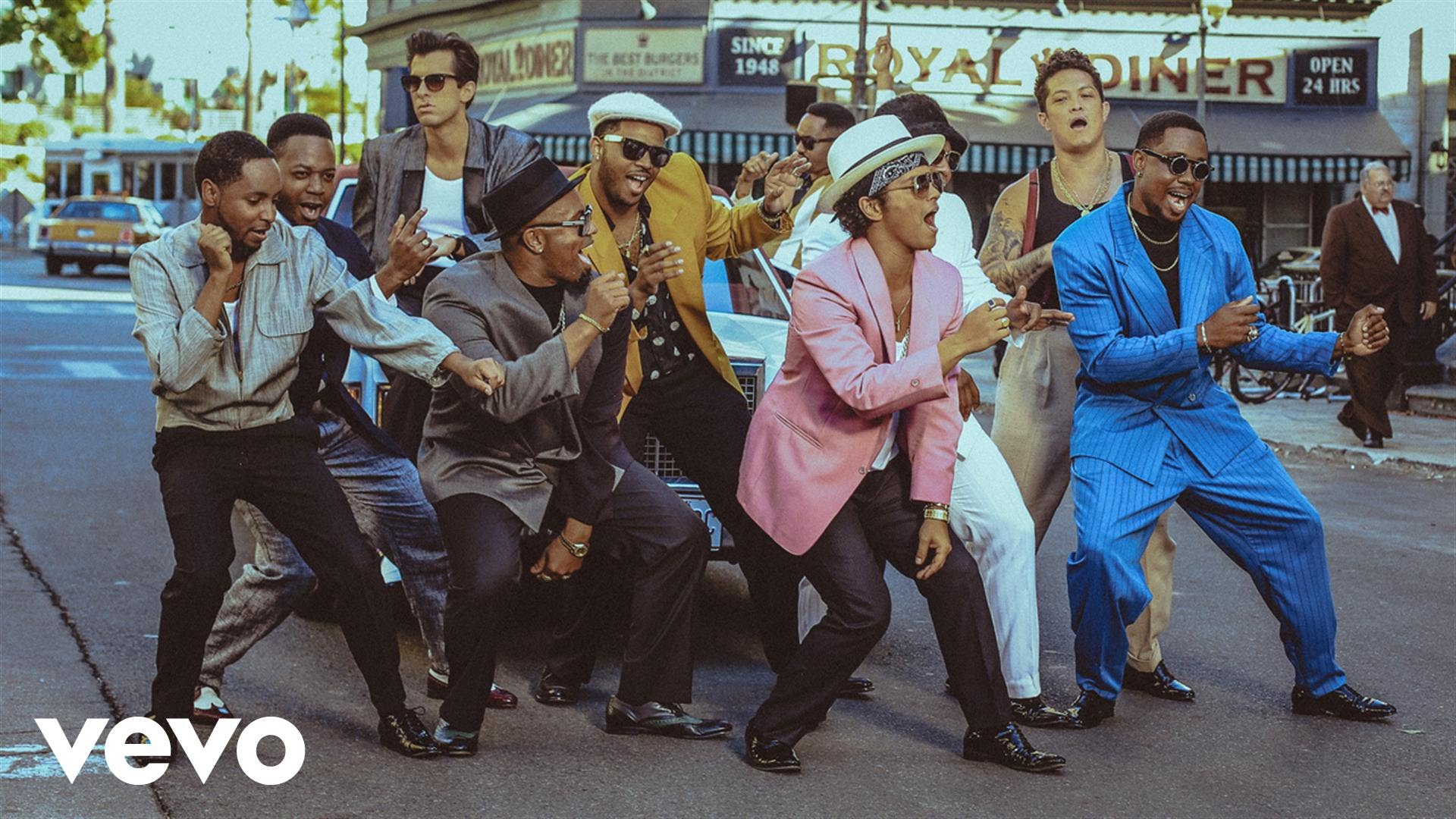 Bruno Mars, Mark Ronson And Mystikal Performing “Uptown Funk” on SNL