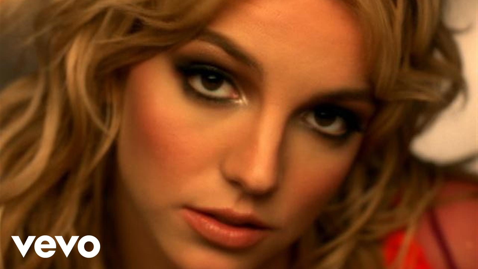 From Uggs To Y2K, What The ’00s Meant To Us