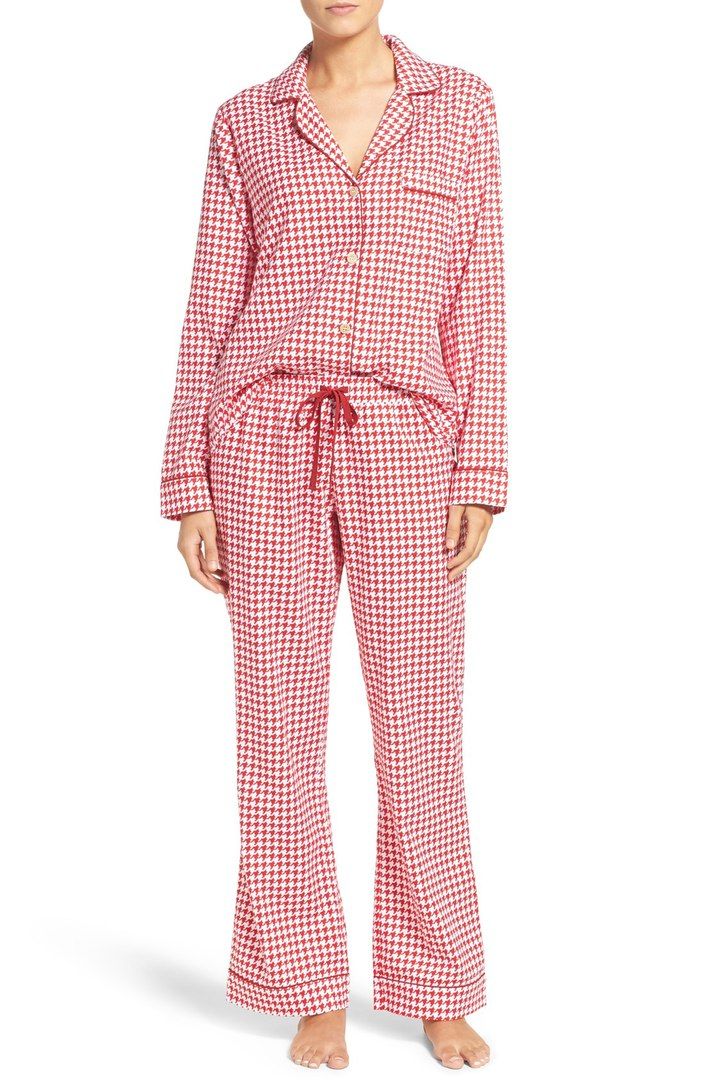 25+ perfect pajamas for your next netflix marathon