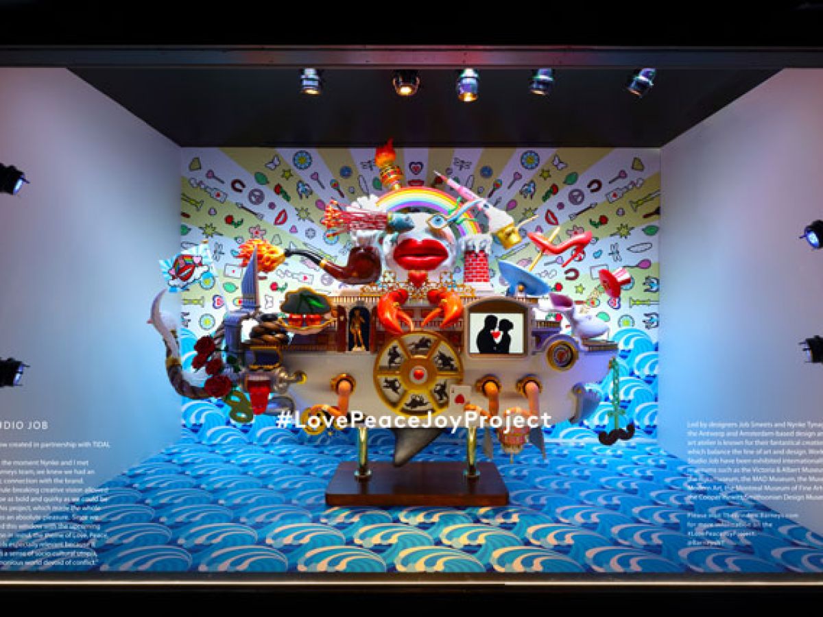 why do department stores’ lavish holiday windows still matter?