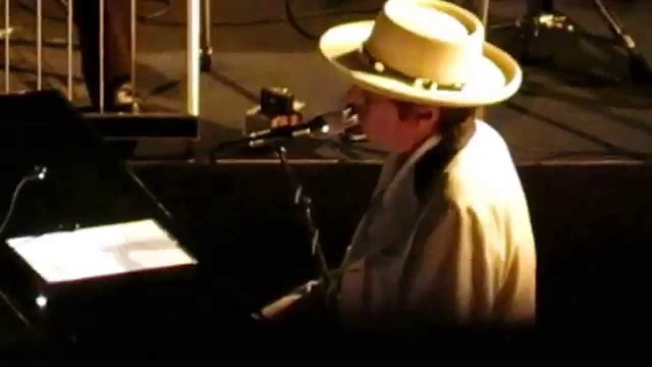 iTunes Pre-Releases Bob Dylan’s Stay With Me from Shadows in the Night