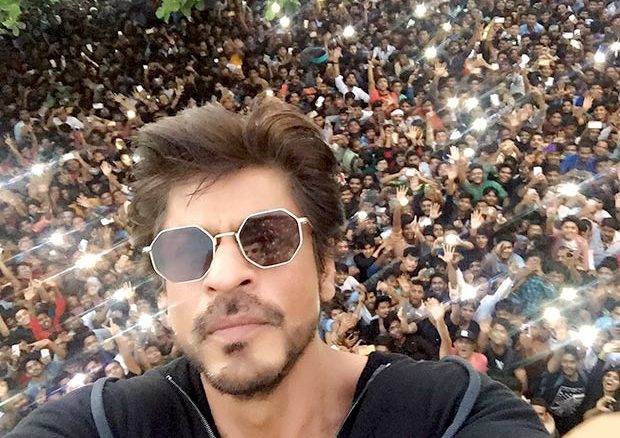 shah rukh khan thanks his fans on his 51st birthday
