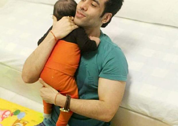 tusshar kapoor shares a photograph of him and his son laksshya