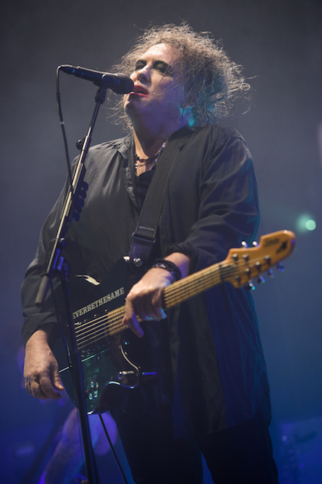 robert smith of the cure
