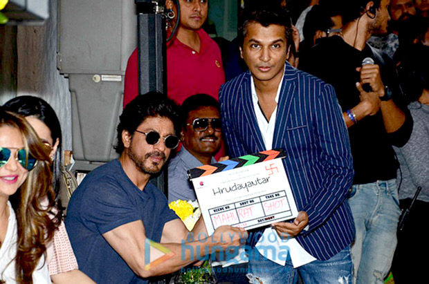 Shah Rukh Khan gives the mahurat clap for Vikram Phadnis' debut Marathi film Hrudayantar