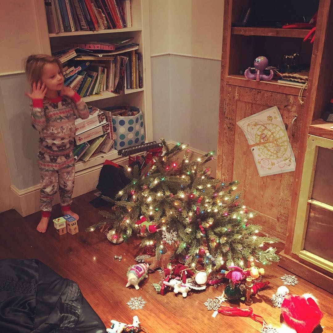 how hollywood celebrities are spending the holidays