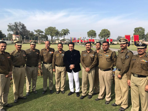 govinda meets bsf jawans in delhi