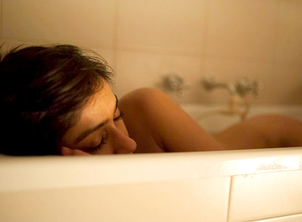 ileana d’cruz poses naked in a bathtub