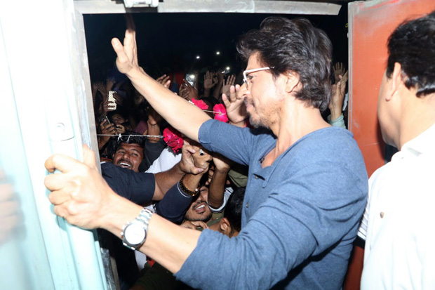 “i find being on train very romantic and beautiful” – shah rukh khan