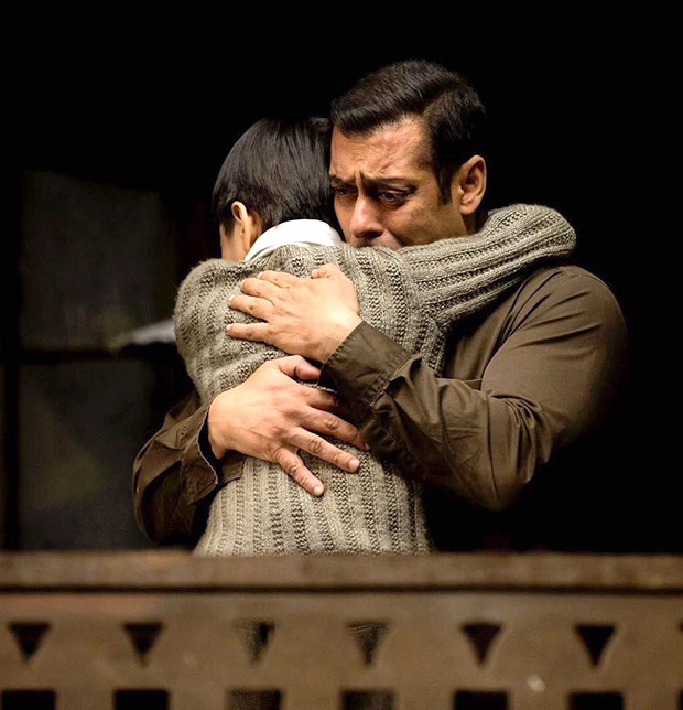 salman khan introduces his little co-star in tubelight with a heart wrenching still