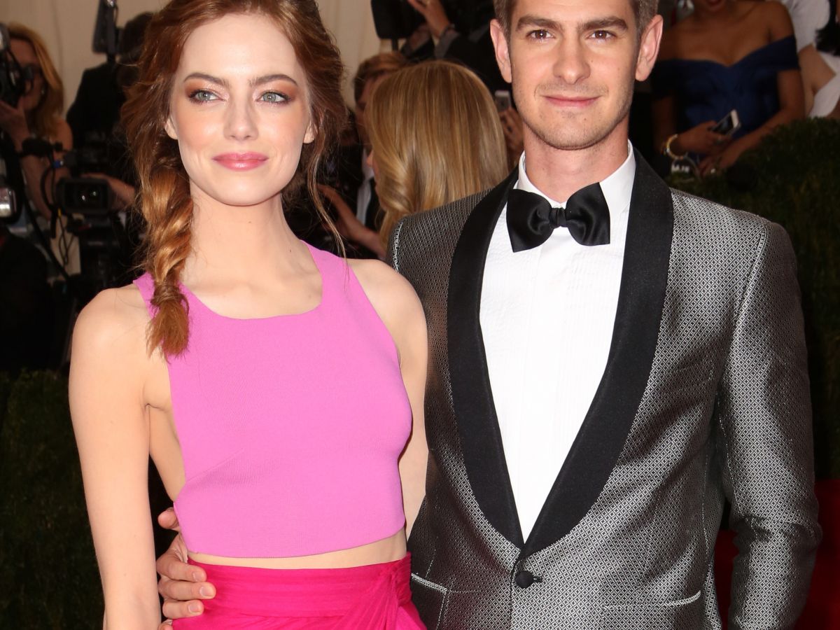 6 potentially awkward romantic run-ins at the golden globes